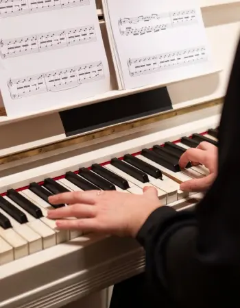 Çocuk ve Yetişkinler İçin Piyano Dersleri